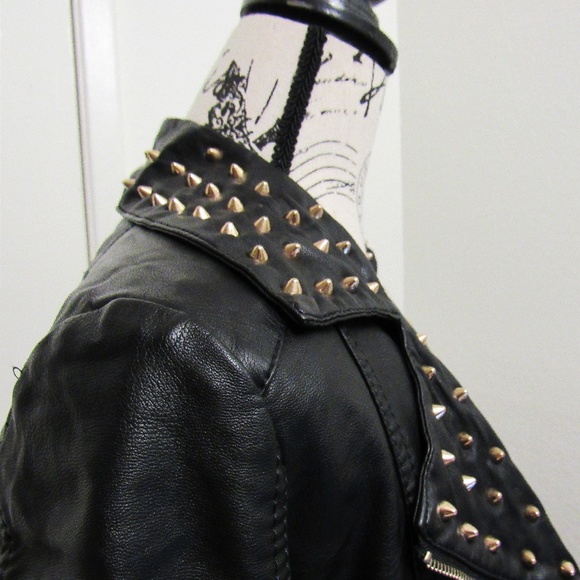 F21 STUDDED MOTO JACKET - FAUX LEATHER - Picture 3 of 8